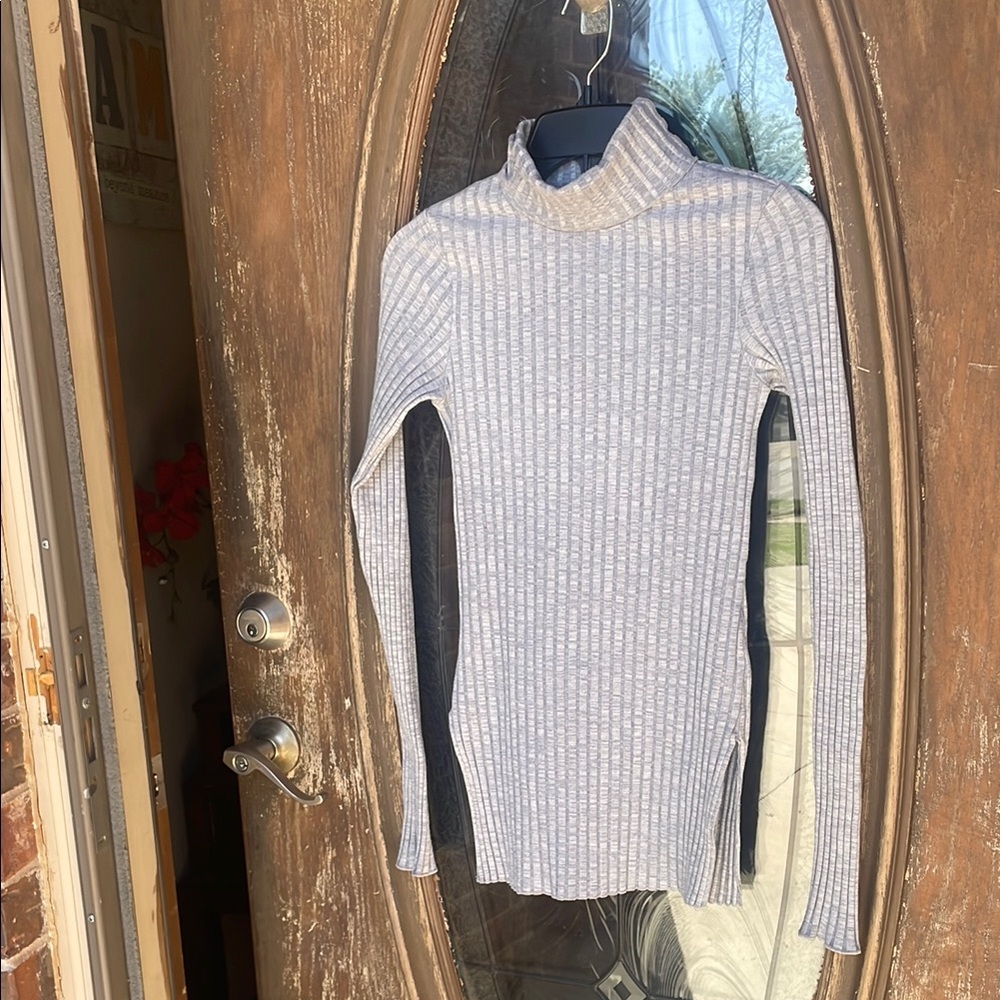 H&M Ribbed gray long Turtleneck! 2